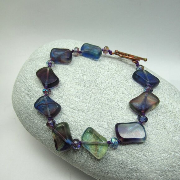 Uranium glass bracelet - Picture 2 of 10